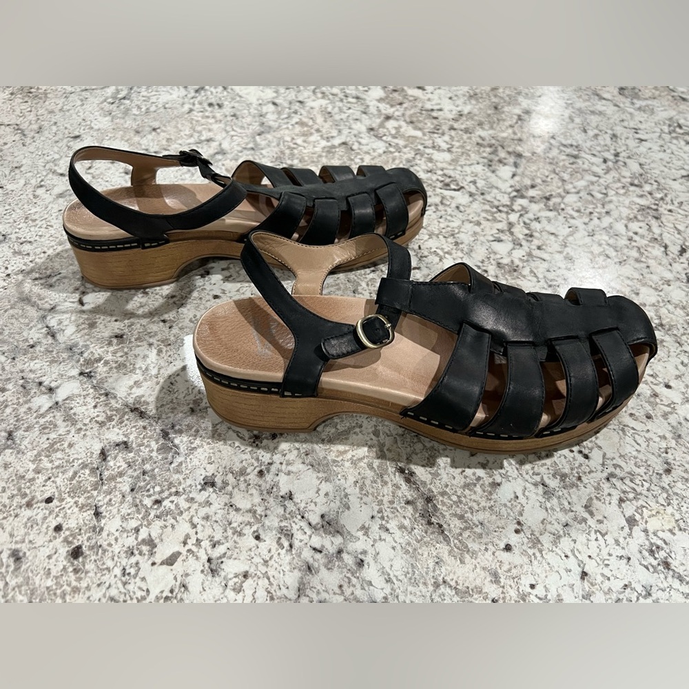 Dansko Brie Fisherman Black Leather Sandals size 41 / 10, 10.5